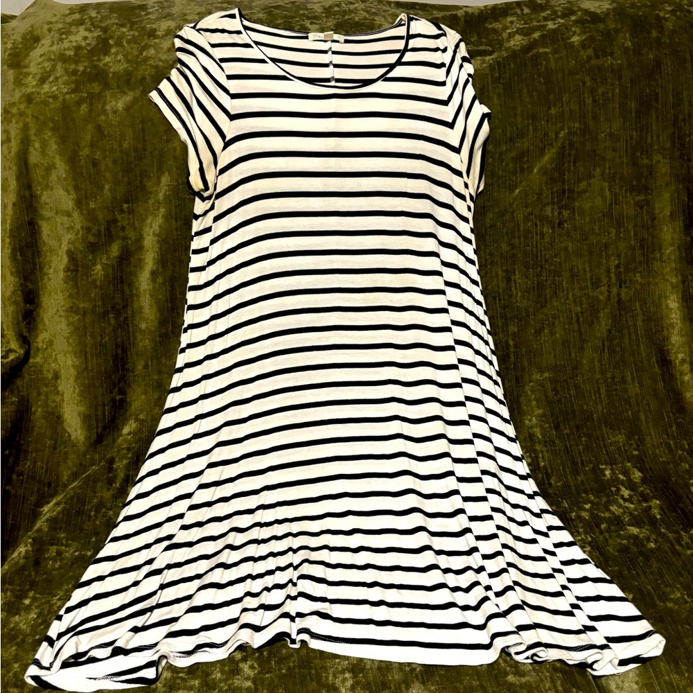 Love, Fire black/white midi dress